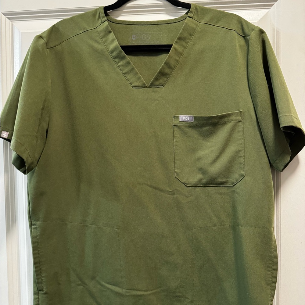 Men’s Figs Olive Green Short Sleeve Scrub Top